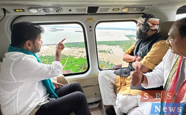వరద ప్రభావిత ప్రాంతాల్లో ఏరియల్ సర్వే ద్వారా ఆయా ప్రాంతాలను పరిశీలించిన ముఖ్యమంత్రి ఎ.రేవంత్ రెడ్డి..