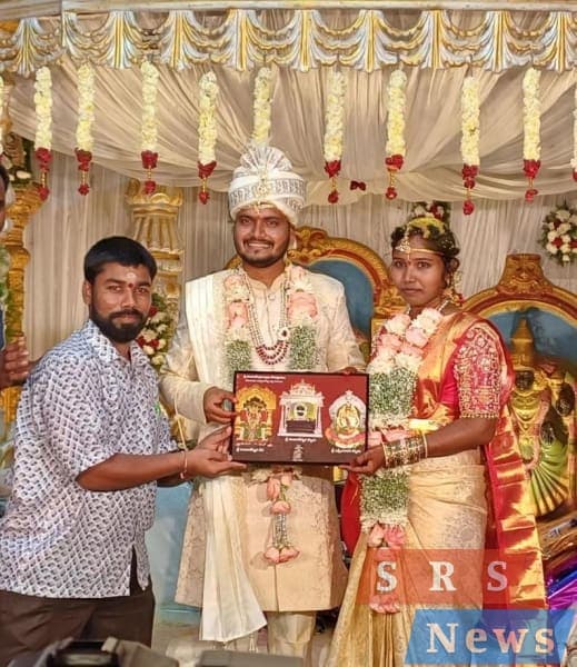 నూతన వధూవరులను ఆశీర్వదించిన జిల్లా వికలాంగుల అధ్యక్షులు ఓదెల నరేష్..