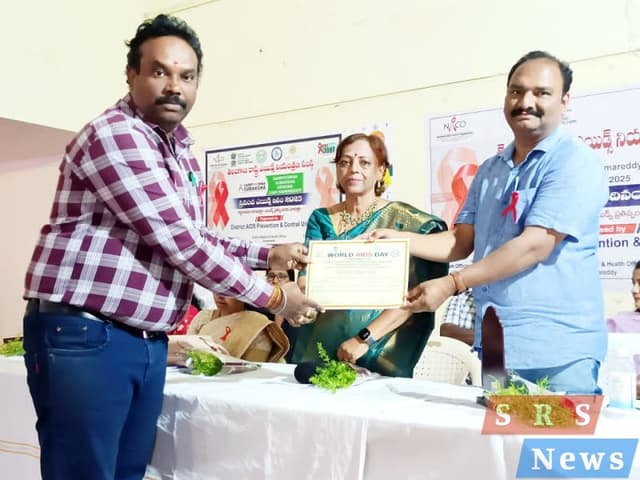 ఉత్తమ రక్తదాత పురస్కారాన్ని అందుకున్న డాక్టర్ బాలు....